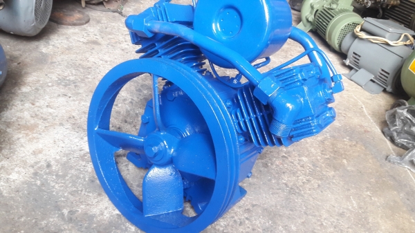 ขาย !! หัวปั้มลม.ฮิตาชิ.ขนาด3แรง2สูบ (เครื่องแน่นๆลมดีมาก)พร้อมใช้งาน