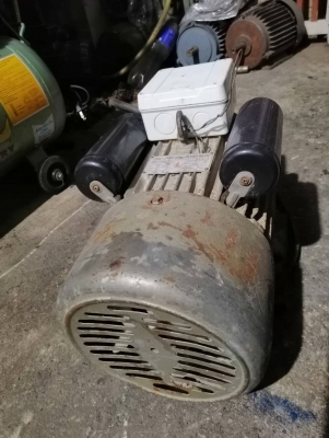 ขาย !! มอเตอร์.จีน.ขนาด3แรง220v.พร้อมใช้งาน ขาย !! มอเตอร์.จีน.ขนาด3แรง220v.พร้อมใช้งาน