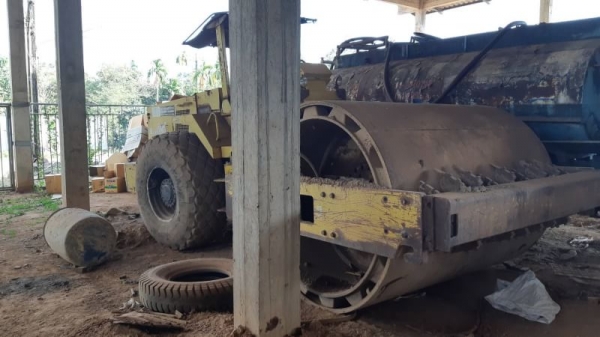 ขาย 999,999 รถบด SAKIA SV 500 TF 2 เพลา 2 เปลือก เครื่อง ISUZU เครื่องดี ปั้มสั่นแรง เอวแน่น ยางดี ลูกล้อเรียบสวย รถสวยพร้อมใช้ เอกสารซื้อขาย  รถอยู่ จันทบุรี 090-772-3710 090-772-3708