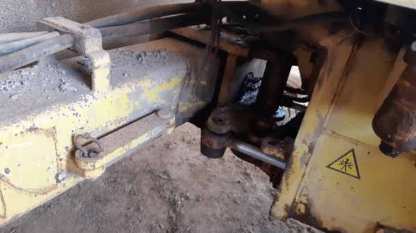 ขาย 999,999 รถบด SAKIA SV 500 TF 2 เพลา 2 เปลือก เครื่อง ISUZU เครื่องดี ปั้มสั่นแรง เอวแน่น ยางดี ลูกล้อเรียบสวย รถสวยพร้อมใช้ เอกสารซื้อขาย  รถอยู่ จันทบุรี 090-772-3710 090-772-3708