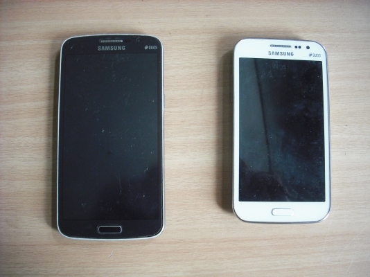 โทรศัพท์มือถือ SAMSUNG