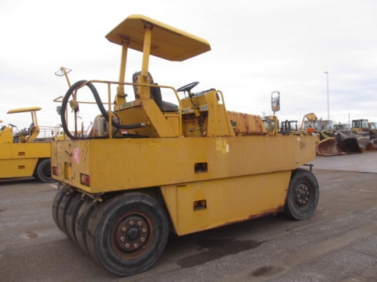 ขายรถบด 9 ล้อ SAKAI TS200 ปี 2001 นำเข้าเองจากญี่ปุ่น สภาพสวยพร้อมใช้ ถึงเร็วๆนี้ครับ
