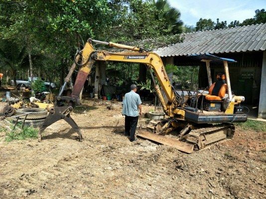 มี VDO ให้ชม.KOMATSU PC40-3 หัวคีปพร้อมบ้งกี๋ ราคา 220000