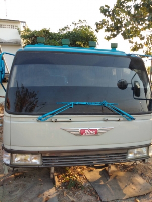 หัวรถฮีโน่สิงห์ไฮเทค สภาพสวย มีอุปกรณ์ครบ ราคา 89000 สนใจติดต่อคุณเอ 087-049-9962