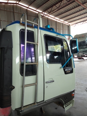 หัวรถฮีโน่สิงห์ไฮเทค สภาพสวย มีอุปกรณ์ครบ ราคา 89000 สนใจติดต่อคุณเอ 087-049-9962