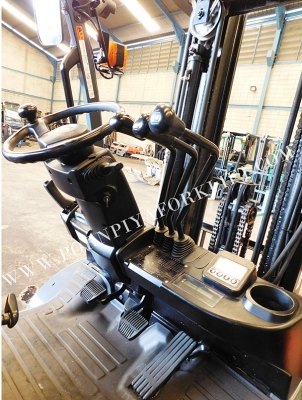 จำหน่ายรถ Forklift TOYOTA 02-8FD25