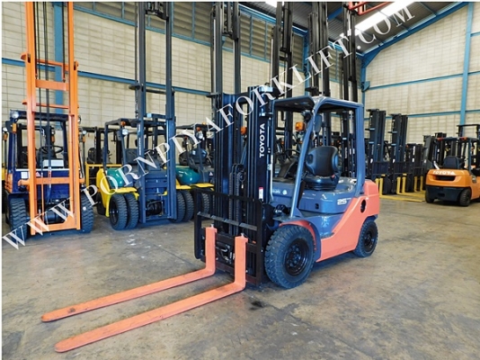 จำหน่ายรถ Forklift TOYOTA 02-8FD25