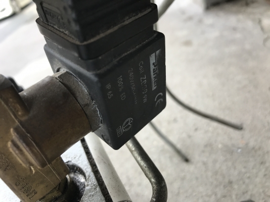 ขายแวคคั่มสุญญากาศ Edwards 0.16KW. 220V ไฟบ้านหายาก มีชุดวาล์วปิด-เปิดไฟฟ้า มาพร้อม สภาพสวย ดูดแรง พร้อมใช้งาน ราคา 3,500 บาท