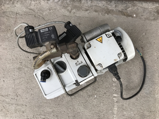 ขายแวคคั่มสุญญากาศ Edwards 0.16KW. 220V ไฟบ้านหายาก มีชุดวาล์วปิด-เปิดไฟฟ้า มาพร้อม สภาพสวย ดูดแรง พร้อมใช้งาน ราคา 3,500 บาท ขายแวคคั่มสุญญากาศ Edwards 0.16KW. 220V ไฟบ้านหายาก มีชุดวาล์วปิด-เปิดไฟฟ้า มาพร้อม สภาพสวย ดูดแรง พร้อมใช้งาน ราคา 3,500 บาท