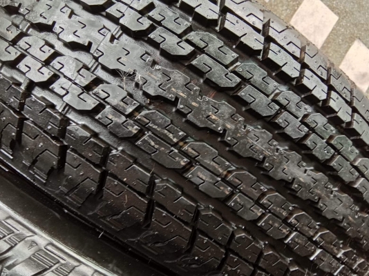 #ยางใหม่ปีเก่า บริสโตน245/65/17 มี1คู่ ราคา2500บาท #ย้ำ1คู่2500บาท.เท่านั้นโทรเลย.0879050181.จัดส่งได้ทั่วไทย