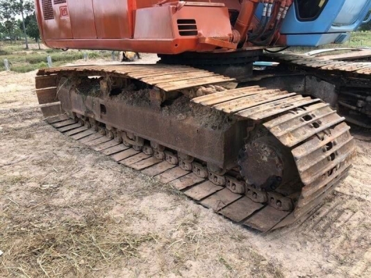 ขายทั้งคัน 285,000  และ ตัด อะไหล่ได้นะครับ HITACHI EX200-3 SUPER เครื่องดี ปั้มเช็คใหม่(แต่เกียร์ปั้มไม่ดี  โช่บาง ใบแทรค 80 สวย  ตัวเดินเงียบ  บูมอามสวย เอกสารอินวอยท์   ราคาขายแยกอะไหล่  1.เครื่อง6BG1-Turbo  ราคา 80,000 บาท 2 ปั้มไฮโดรลิก เดิม 40,000 บ
