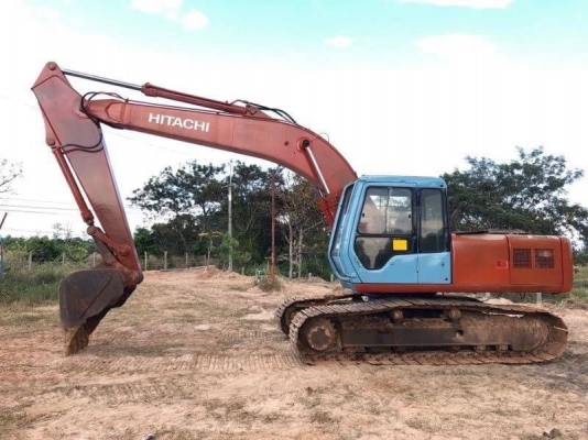 ขายทั้งคัน 285,000  และ ตัด อะไหล่ได้นะครับ HITACHI EX200-3 SUPER เครื่องดี ปั้มเช็คใหม่(แต่เกียร์ปั้มไม่ดี  โช่บาง ใบแทรค 80 สวย  ตัวเดินเงียบ  บูมอามสวย เอกสารอินวอยท์   ราคาขายแยกอะไหล่  1.เครื่อง6BG1-Turbo  ราคา 80,000 บาท 2 ปั้มไฮโดรลิก เดิม 40,000 บ