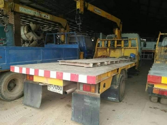 ขาย HINO FC 120 กะบะพื้นเรียบยาว 5.5 เมตร ติดเครนครับ ขาย HINO FC 120 กะบะพื้นเรียบยาว 5.5 เมตร ติดเครนครับ