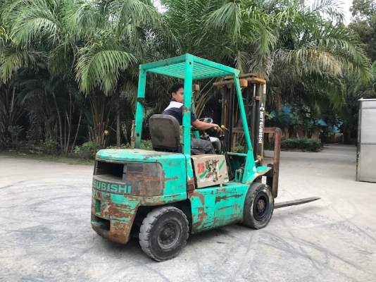 ขายFORKLIFT MITSUBISHI FD25(2.5ตัน)(ดีเซล) สวยเดิมจากญี่ปุ่น ยังไม่เคยใช้ในไทย 135,000เท่านั้น!!