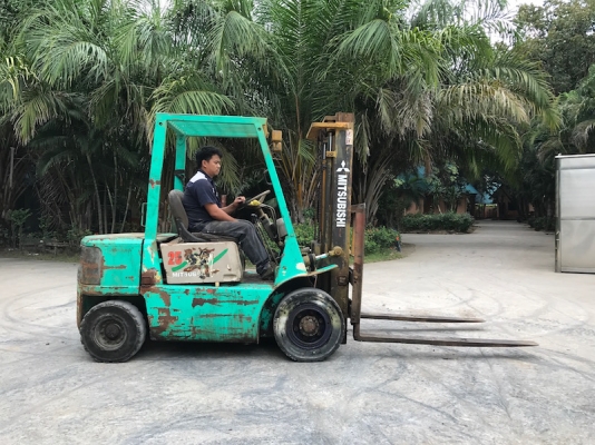 ขายFORKLIFT MITSUBISHI FD25(2.5ตัน)(ดีเซล) สวยเดิมจากญี่ปุ่น ยังไม่เคยใช้ในไทย 135,000เท่านั้น!!