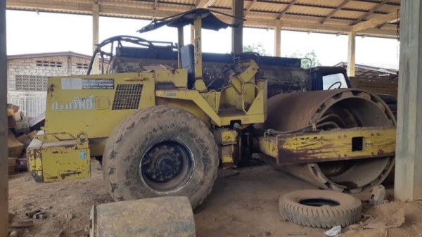 ขาย 999,999 รถบด SAKIA SV 500 TF 2 เพลา 2 เปลือก เครื่อง ISUZU เครื่องดี ปั้มสั่นแรง เอวแน่น ยางดี ลูกล้อเรียบสวย รถสวยพร้อมใช้ เอกสารซื้อขาย  รถอยู่ จันทบุรี 092-595-6777 061-446-2662 ญิ๋งยุ