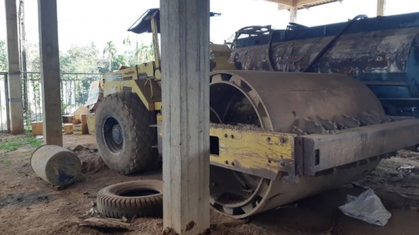 ขาย 999,999 รถบด SAKIA SV 500 TF 2 เพลา 2 เปลือก เครื่อง ISUZU เครื่องดี ปั้มสั่นแรง เอวแน่น ยางดี ลูกล้อเรียบสวย รถสวยพร้อมใช้ เอกสารซื้อขาย  รถอยู่ จันทบุรี 092-595-6777 061-446-2662 ญิ๋งยุ