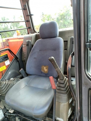 ขายจ้า..HITACHI ZX135US เก่านอกแท้  สภาพสวย  เดิมๆๆเครื่องปั๊มดี พร้อมใช้  โทร 089-3818694 จ๊อย