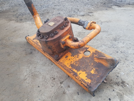 ขายกระบอกไฮดรอลิค 1คู่ พร้อมปั้มไฮดรอลิค ตัดจากรถดันดิน HITACHI เทียบเท่ารุ่น D8-D12