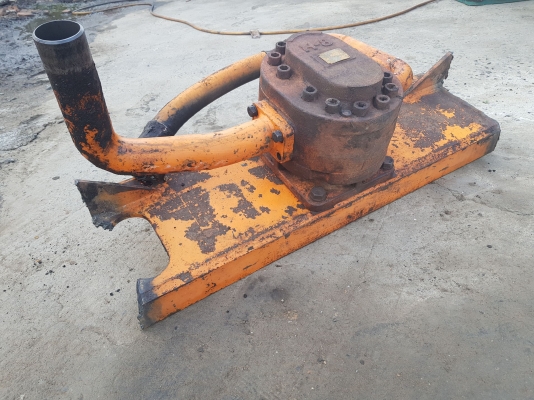 ขายกระบอกไฮดรอลิค 1คู่ พร้อมปั้มไฮดรอลิค ตัดจากรถดันดิน HITACHI เทียบเท่ารุ่น D8-D12