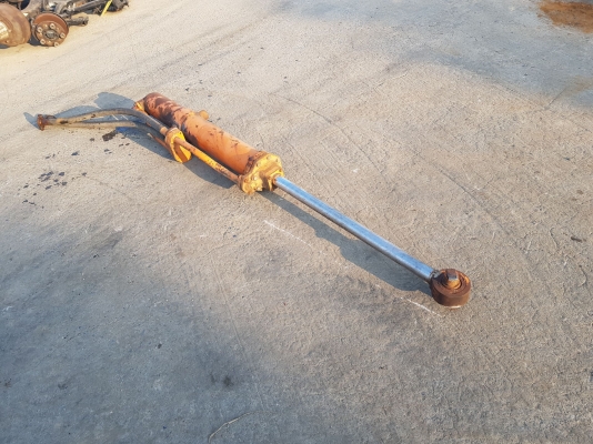 ขายกระบอกไฮดรอลิค 1คู่ พร้อมปั้มไฮดรอลิค ตัดจากรถดันดิน HITACHI เทียบเท่ารุ่น D8-D12