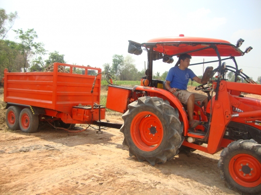 ขายด่วนเทลเลอร์พ่วงต่อแทรกเตอร์แบบดั้มได้