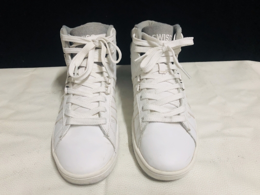 ขายรองเท้าผู้ชาย K-SWISS แท้ หุ้มข้อสีขาว สภาพสวย ราคา 1,690 บาท ขายรองเท้าผู้ชาย K-SWISS แท้ หุ้มข้อสีขาว สภาพสวย ราคา 1,690 บาท