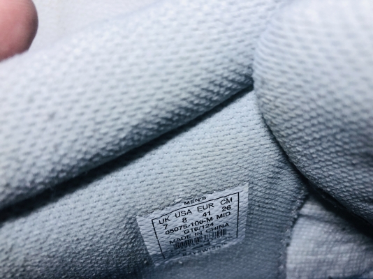ขายรองเท้าผู้ชาย K-SWISS แท้ หุ้มข้อสีขาว สภาพสวย ราคา 1,690 บาท