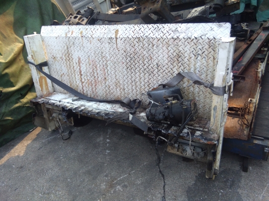 ฝาท้ายลีฟ12v ฝาท้ายลีฟ12v