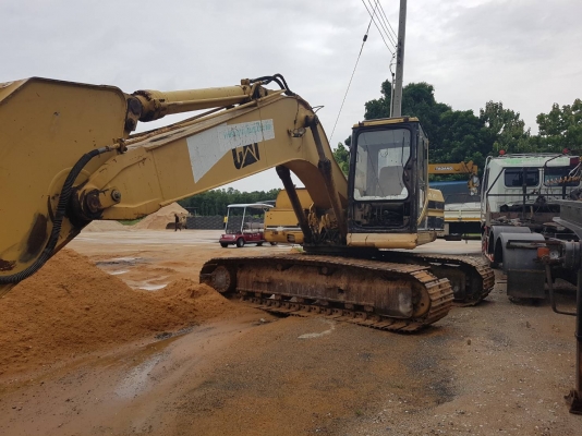 ขายรถแบ็คโฮ มีเล่ม พร้อมโอน