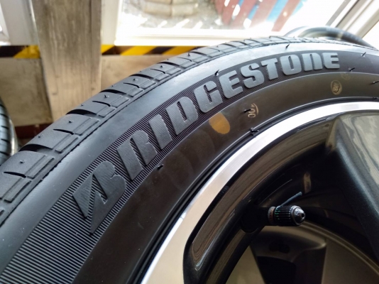 ล้อแม็กเก๋งโตโยต้า ถอดป้ายแดง ขอบ16 4รู100 พร้อมยาง