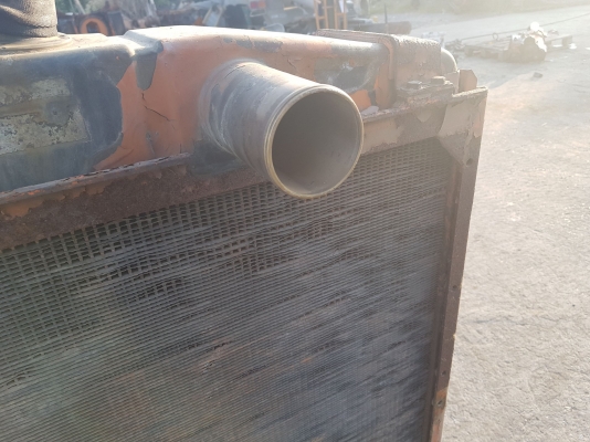 ขายหม้อน้ำทองเหลืองตัดจากรถดันดิน มือ2จากญี่ปุ่น ยี่ห้อ HITACHI เทียบเท่า D8 - D12