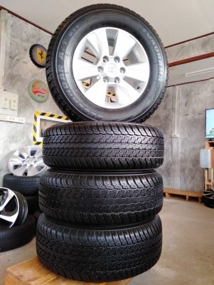 ล้อแม็กโตโยต้า ถอดป้ายแดง ขอบ17 6รู139.7 พร้อมยาง