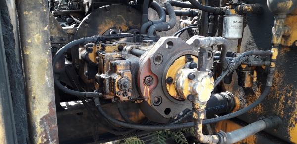 ขายตัดแยกอะไหล่แม็กโค 2 คันครับ / 1.โกเบลโก้ SK200 มาร์คทู / 2.โคมัสสุ PC200-3 สนใจโทรสอบถามได้ครับ