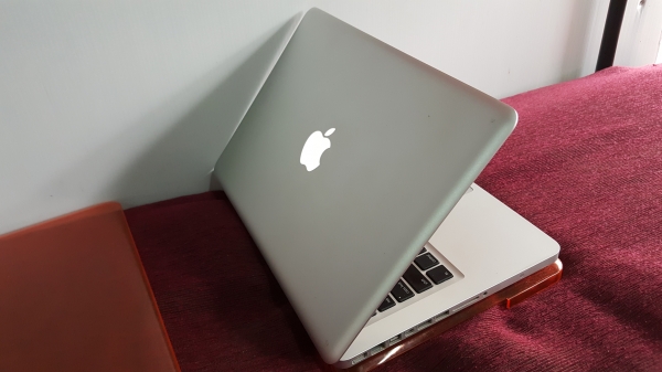 ขายMacbook Pro 13-inch (2011) 2.3GHz Core i5 RAM 4GB HDD 3200GB ใช้งานปกติ ขายถูก 12,500บาท