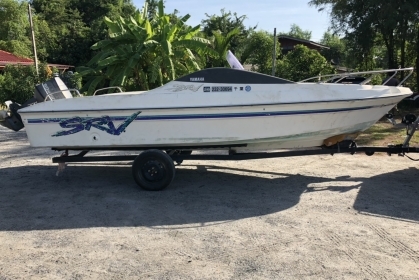 ขายเรือ YAMAHA SRV 20ฟุต พร้อมเครื่อง YAMAHA60แรงเก่าญี่ปุ่น(ไม่รวมเทเลอร์) ราคา185,000