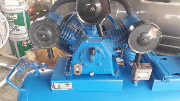 ปั๊มลม PUMA  5 แรง 3 สูบ ถังบรรจุ 260 ลิตร ไม่มีมอเตอร์ พร้อมอุปกรณ์ครบชุด