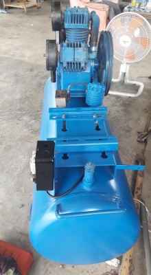 ปั๊มลม PUMA  5 แรง 3 สูบ ถังบรรจุ 260 ลิตร ไม่มีมอเตอร์ พร้อมอุปกรณ์ครบชุด