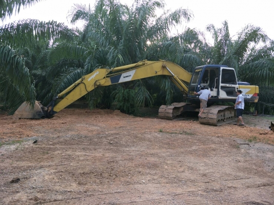 มี VDO ให้ชม. KOBELCO SK200-/// เอกสารอินวอย ระบบไฟตัด ราคา 580000
