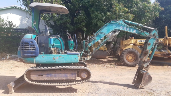 ขาย 335,000 KOMATSU pc 27R-8 พร้อมหัวเจาะรุ่นใหม่ถอดแกรนเจาะออกตักดินได้เลย สภาพเก่านอก เครื่องดี ปั้มแรง เอวแน่น ช่วงล่างสวย รถสวยระดับนางฟ้า สภาพพร้อมใช้งานมาก รถอยู่ ขอนแก่น 090-772-3710 090-772-3708