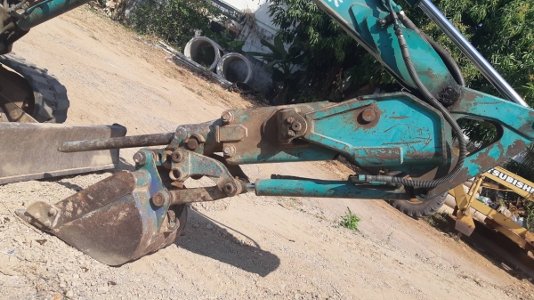 ขาย 335,000 KOMATSU pc 27R-8 พร้อมหัวเจาะรุ่นใหม่ถอดแกรนเจาะออกตักดินได้เลย สภาพเก่านอก เครื่องดี ปั้มแรง เอวแน่น ช่วงล่างสวย รถสวยระดับนางฟ้า สภาพพร้อมใช้งานมาก รถอยู่ ขอนแก่น 090-772-3710 090-772-3708