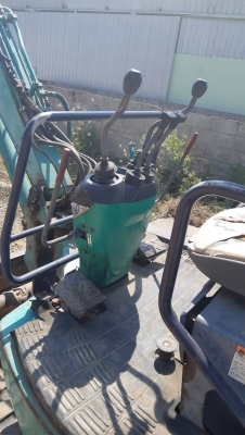 ขาย 335,000 KOMATSU pc 27R-8 พร้อมหัวเจาะรุ่นใหม่ถอดแกรนเจาะออกตักดินได้เลย สภาพเก่านอก เครื่องดี ปั้มแรง เอวแน่น ช่วงล่างสวย รถสวยระดับนางฟ้า สภาพพร้อมใช้งานมาก รถอยู่ ขอนแก่น 090-772-3710 090-772-3708