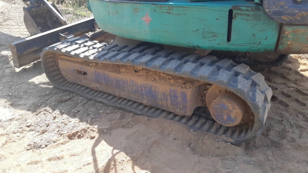 ขาย 335,000 KOMATSU pc 27R-8 พร้อมหัวเจาะรุ่นใหม่ถอดแกรนเจาะออกตักดินได้เลย สภาพเก่านอก เครื่องดี ปั้มแรง เอวแน่น ช่วงล่างสวย รถสวยระดับนางฟ้า สภาพพร้อมใช้งานมาก รถอยู่ ขอนแก่น 090-772-3710 090-772-3708