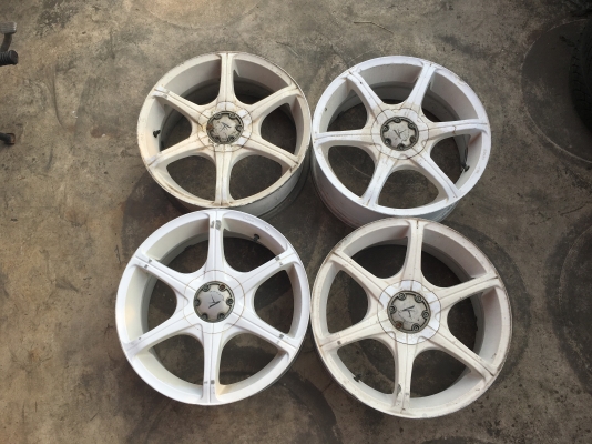 ขายถูกครับ เก่าญี่ปุ่น มีรอยตามการใช้งาน ขอบ 17X7JJ 4/100,114.3 สนใจสอบถามได้ เอ้ ซัง (6395)