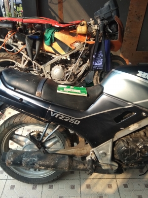 Honda vtz250