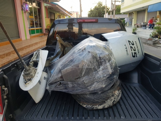 ขายเครื่องยนต์เรือ honda 225 vtec