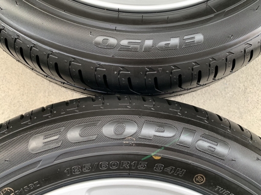ล้อแม็กป้ายแดง Toyota Yaris Ativ ขอบ 15 พร้อมยางใหม่ป้ายแดง Bridgestone 185-60-15 ปลายปี 18 ใหม่ๆ สวยกริ๊บๆ
