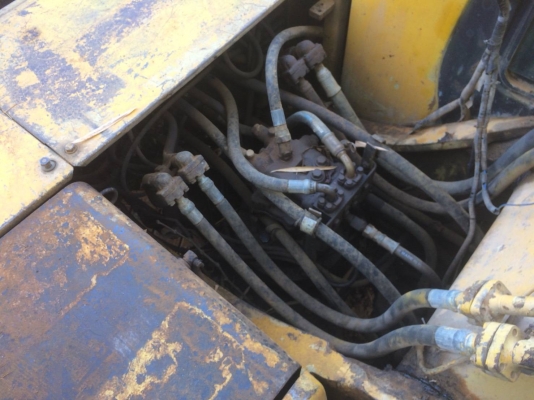 KOMATSU PC 200-6 บอดี้สวย ช่วงล่างเต็ม เอกสารเล่มทะเบียน เครื่องยนต์เดิมๆปั๊มเดิมทำงานเร็วไม่มีโหลดพร้อมใช้งานได้เลย