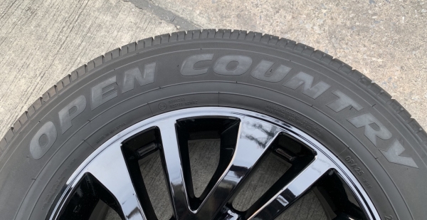 ล้อแม็กป้ายแดง Nissan Navara Caliber NP300 Black Edition ขอบ 18 พร้อมยางป้ายแดง 255-60-18 Toyo ปี 18 แม็กสวย ตุ่มชัด