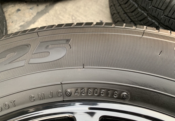 ล้อแม็กป้ายแดง Nissan Navara Caliber NP300 Black Edition ขอบ 18 พร้อมยางป้ายแดง 255-60-18 Toyo ปี 18 แม็กสวย ตุ่มชัด